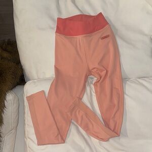 coral / pink leggings!